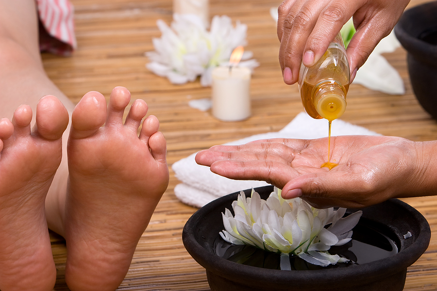 Foot massage service at home 